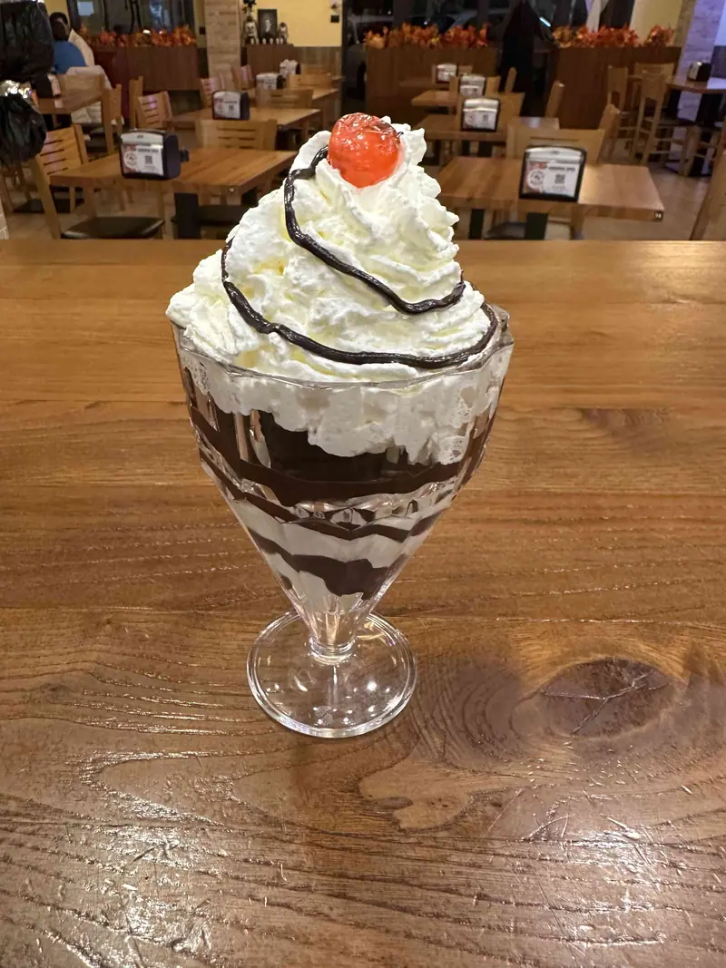 double brownie sundae — Bakery Products