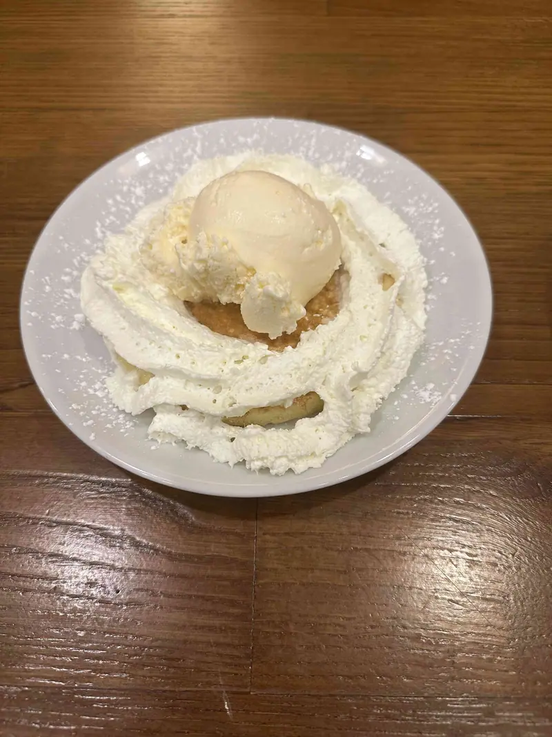 PANCAKE CON PANNA E GELATO — Bakery Products